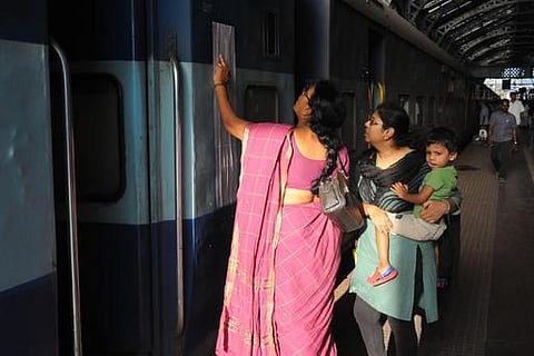 ரயிலில் தனியாகச் செல்லும் பெண்களுக்கு உதவ அதிகாரி நியமனம்