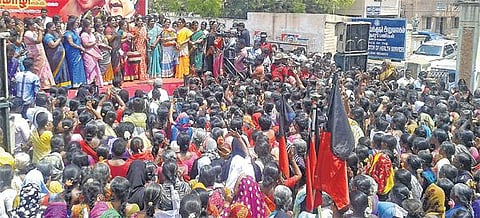 மதுவிலக்குக்கு எதிரான போராட்டங்களை அலட்சியப்படுத்திய அதிமுக அரசு: சேலத்தில் கனிமொழி எம்பி குற்றச்சாட்டு