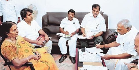 13 கோட்டங்களில் பாஜக நேர்காணல்