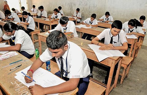பிளஸ்-2 வேதியியல் தேர்வு கடினம்: மாணவர்கள் கவலை