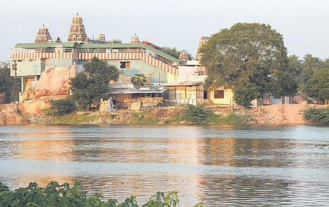 நலம் அருளும் நட்டாற்றீஸ்வரர்