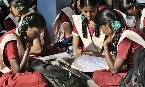 100 சதவீதம் தேர்ச்சி விகிதம் காட்ட 10-ம் வகுப்பு மாணவர்கள் தேர்வெழுத அனுமதி மறுப்பு: தனியார் பள்ளி மீது ஆட்சியரிடம் புகார்