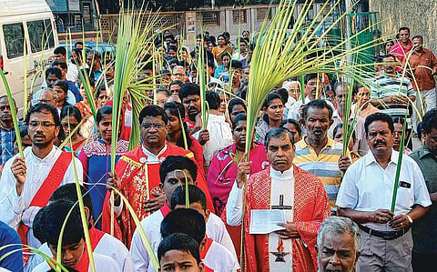 குருத்தோலை ஞாயிறு அனுசரிப்பு தேவாலயங்களில் சிறப்பு ஆராதனை