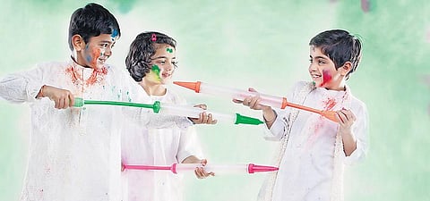வசந்தம் வருகிறது: வண்ணங்களால் கொண்டாடுவோம்