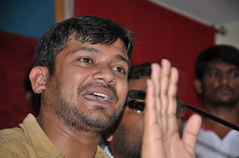 கண்ணய்யா குமார் மீது காலணி வீச்சு: ஹைதராபாத்தில் பதற்றம்