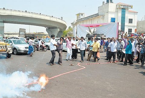 கூட்டணி அறிவிப்பும் தொண்டர்கள் உற்சாகமும்