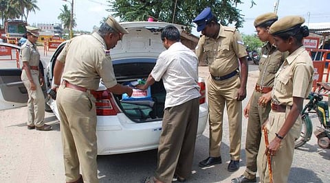சோதனையில் ரூ.57 லட்சம் காசோலை பறிமுதல்