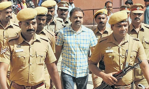 வேலூர் மருத்துவமனையில் பேரறிவாளனுக்கு சிகிச்சை: மீண்டும் சிறையில் அடைப்பு