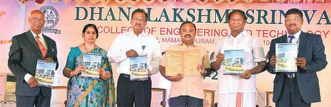 அணுசக்தி துறையில் பணிபுரிய இளைஞர்கள் முன்வர வேண்டும்: அணுமின் நிலைய இயக்குநர் பேச்சு