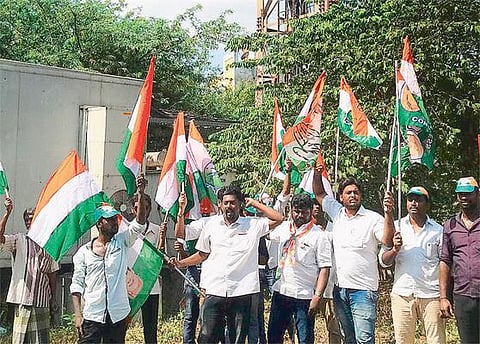 பூந்தமல்லி அருகே காங்கிரஸார் ஆர்ப்பாட்டம்: அருள்அன்பரசுவை வேட்பாளராக அறிவிக்க கோரிக்கை