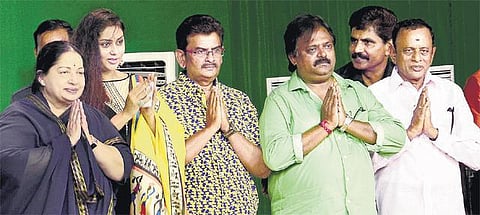 மோசடி செயல்களை கண்காணித்து திமுக மீது தேர்தல் ஆணையம் நடவடிக்கை எடுக்க வேண்டும்: திருச்சி கூட்டத்தில் ஜெயலலிதா வலியுறுத்தல்