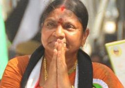அமைச்சர் வளர்மதிக்கு தேர்தல் ஆணையம் நோட்டீஸ்