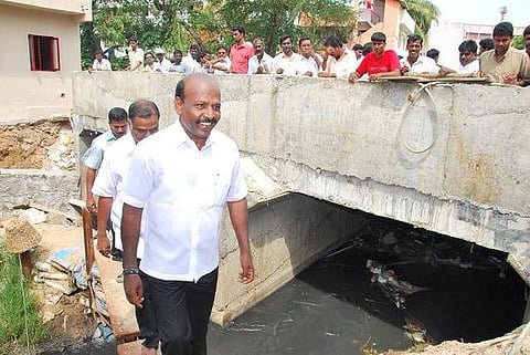 தேர்தல் செலவுக்கு வைத்துக்கொள்ளுமாறு கூறி சைதை தொகுதியில் வேட்பாளருக்கு பணம் கொடுக்கும் வாக்காளர்கள்: இதுவரை ரூ.25 ஆயிரம் வசூலானதாக மா.சுப்பிரமணியன் நெகிழ்ச்சி