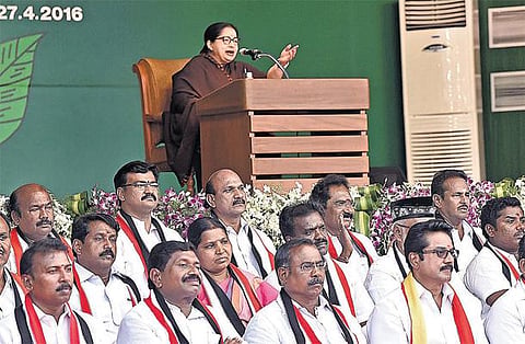 முல்லை பெரியாறு, ஜல்லிக்கட்டில் திமுக துரோகம்: ஜெயலலிதா குற்றச்சாட்டு