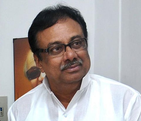 அதிகாரிகளை மாற்றினால் அதிமுக குமுறுவது ஏன்?- இளங்கோவன்
