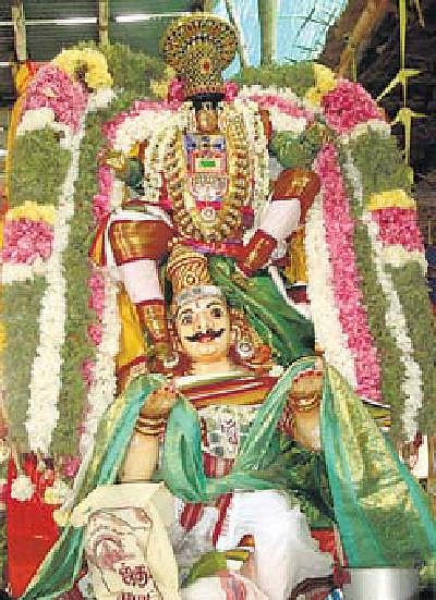 12 கருட சேவை தரிசனம்