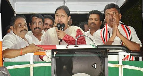 அதிமுக தேர்தல் அறிக்கையால் மரண பயத்தில் திமுக உள்ளது: நடிகை விந்தியா பேச்சு