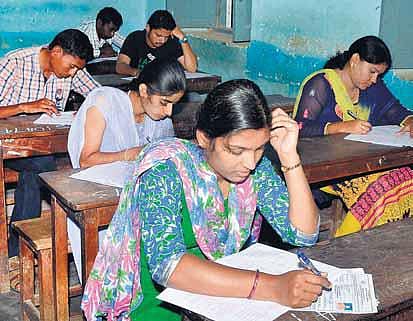 விவாத மேடை: தேர்வு நடத்தும் முறையால்தான் பயம்!