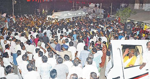 சிறு, குறு உள்ளிட்ட அனைத்து விவசாயிகளின் கடன்கள் முழுமையாக தள்ளுபடி: திருவாரூரில் கருணாநிதி உறுதி