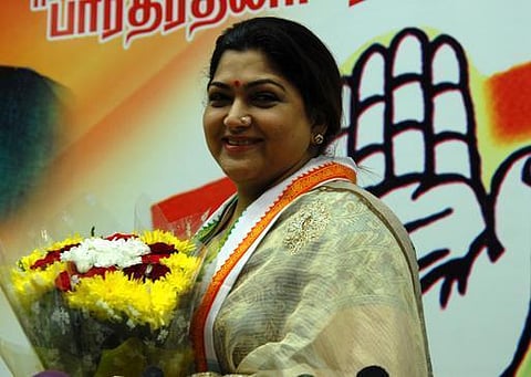 மின்சாரம், தாதுமணல், முட்டை என அதிமுக ஆட்சியில் அனைத்திலும் ஊழல்: கோபியில் குஷ்பு பிரச்சாரம்