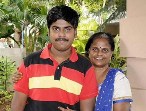 சிபிஎஸ்இ 12-ம் வகுப்பு தேர்வு முடிவுகள் வெளியீடு: சென்னை மாணவர் அஜீஷ் தேசிய அளவில் 3-ம் இடம் - தமிழகத்தில் 97.32 சதவீதம் பேர் தேர்ச்சி