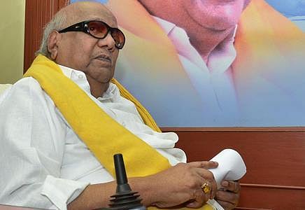 93-வது பிறந்த நாளையொட்டி பெரியார், அண்ணா நினைவிடத்தில் கருணாநிதி நாளை மரியாதை: அறிவாலயத்தில் தொண்டர்களை சந்திக்கிறார்