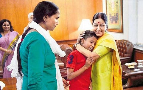 என் வாழ்நாள் முழுதும் பெற்றோருடனேயே வாழ விரும்புகிறேன்: மீட்கப்பட்ட சிறுவன் சோனு உருக்கம்