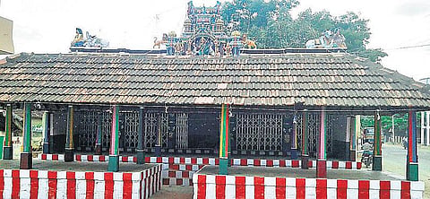 ரம்ஜான் பண்டிகையை கொண்டாடும் இந்துக்கள்: அய்யனார் கோயிலுக்கு விரதமிருக்கும் முஸ்லிம்கள்- சமய நல்லிணக்கத்துக்கு எடுத்துக்காட்டாக திகழும் மதுரை கிராமங்கள்