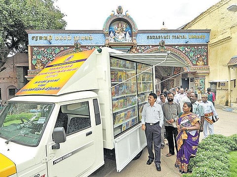 சரஸ்வதி மகால் நூலகத்தின் நடமாடும் நூலகம் தொடக்கம்
