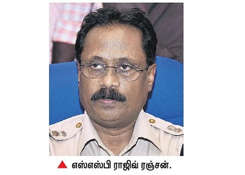 புதுச்சேரியில் முதன் முறையாக போக்குவரத்து சீரமைப்பு பணியில் திருநங்கைகள்