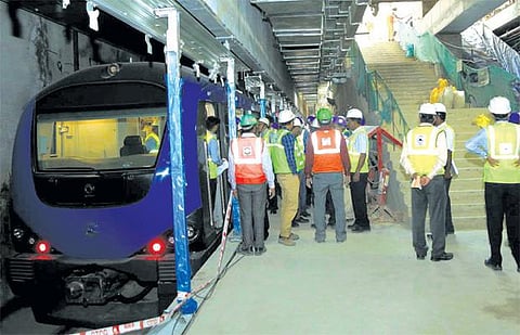 கோயம்பேட்டில் இருந்து ஷெனாய் நகர் வரை: சுரங்க பாதையில் மெட்ரோ ரயில் சோதனை ஓட்டம் தொடங்கியது - அடுத்த 6 மாதங்களில் மக்கள் பயன்பாட்டுக்கு வருகிறது