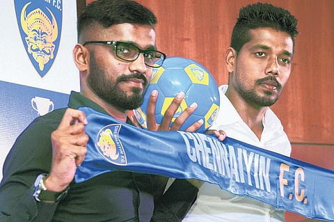 ஐஎஸ்எல் கால்பந்து: சென்னையின் எப்சி அணியில் இரு தமிழக வீரர்கள்