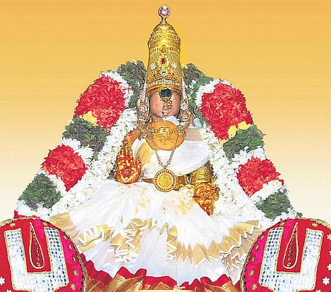 ஆடிவெள்ளி: அம்மன் அருளும் ஆனந்த வெகுமதி
