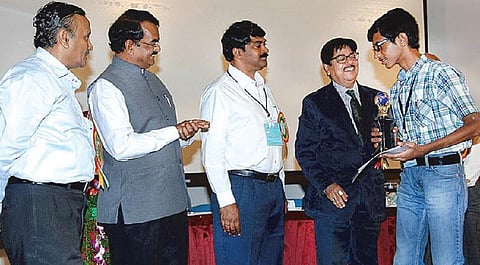 கூகுள் விருது வென்ற மீனவர் தோழன்