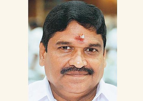 எந்த தொழில் நிறுவனமும் தமிழகத்தில் இருந்து வெளியில் செல்ல ஒருபோதும் அனுமதிக்க மாட்டோம்: அமைச்சர் எம்.சி.சம்பத் உறுதி