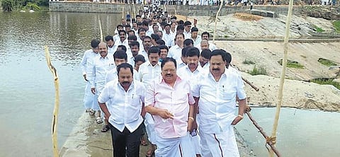 பாலாற்றில் தடுப்பணை பணிகளை நிறுத்த ஆந்திர முதல்வருடன் பேச்சு நடத்த வேண்டும்: தமிழக அரசுக்கு துரைமுருகன் வலியுறுத்தல்