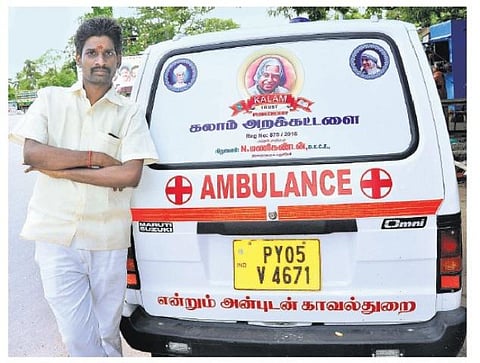 கலாம் வழியில் இலவச ஆம்புலன்ஸ் சேவை: மூன்று மாதத்தில் 43 பேரின் உயிரை காப்பாற்றிய புதுச்சேரி இளைஞர்