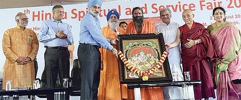 இந்து ஆன்மிக மற்றும் சேவை கண்காட்சி தொடங்கியது: இந்து மதத்தில் வாழ்க்கைமுறை சேவையை அடிப்படையாக கொண்டது - பதஞ்சலி யோகா குரு பாபா ராம்தேவ் கருத்து