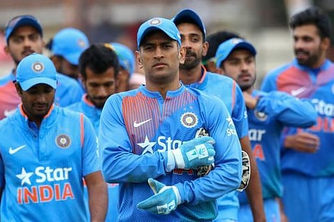 ஜார்கண்ட் வீரர்களுக்கு உத்வேகமூட்டிய தோனி
