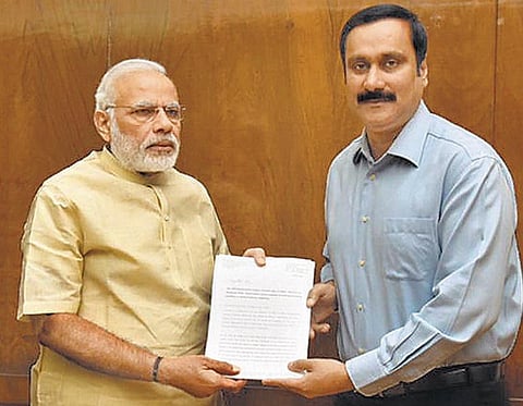 தேர்தல் சீர்திருத்தங்களை பரிந்துரைக்க நாடாளுமன்ற குழு அமைக்க வேண்டும்: மக்களவை சபாநாயகரிடம் அன்புமணி வலியுறுத்தல்