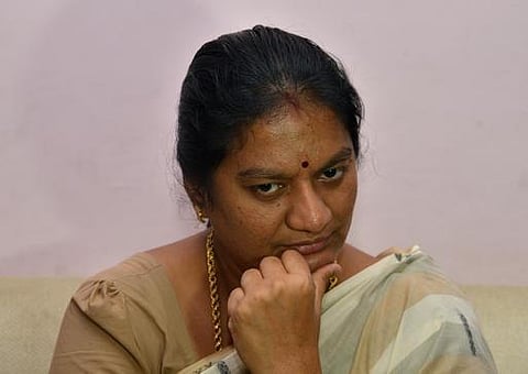 அதிமுக.வில் இருந்து நீக்கப்பட்ட சசிகலா புஷ்பாவை கைது செய்ய 22-ம் தேதி வரை தடை: டெல்லி உயர் நீதிமன்றம் உத்தரவு