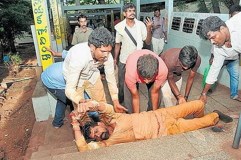 திருச்சானூர் - திருமலை 23 கிமீ அங்க பிரதட்சணம்: நேர்த்திக் கடன் செலுத்திய இதய நோயாளி
