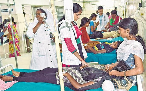 உணவு ஒவ்வாமையால் பாதிப்பு: அரசு பாலிடெக்னிக் மாணவிகள் 75 பேர் கோவை மருத்துவமனையில் அனுமதி