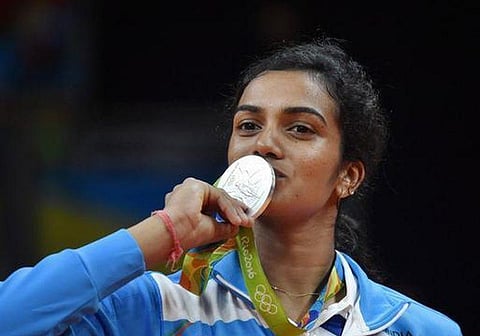 வெள்ளி மங்கை சிந்து: ரூ.13 கோடிக்கும் மேல் குவியும் பரிசுகள்