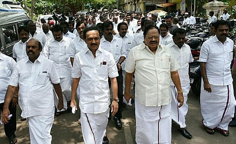 காவிரி, சிறுவாணி பிரச்சினை: சட்டப்பேரவையில் இருந்து திமுகவினர் வெளிநடப்பு