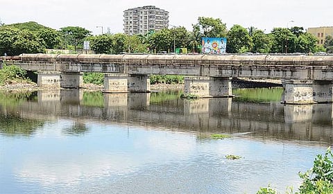 அடையாறு ஆற்றை பராமரிக்கக் கோரி இன்று உண்ணாவிரதம்