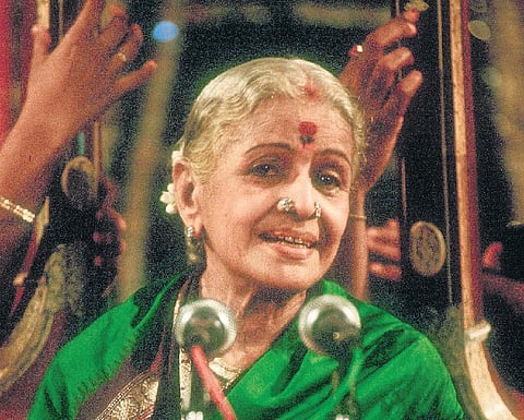 பக்திக்குப் பாடல் உரம் இட்டவர்