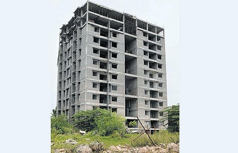 மவுலிவாக்கத்தில் இன்று நடைபெறுவதாக இருந்த 11 மாடி கட்டிடம் இடிக்கும் பணி தள்ளிவைப்பு: பின்னர் அறிவிப்பு வெளியாகும் என தகவல்