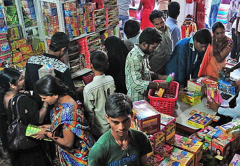 வெளிநாட்டு பட்டாசு விற்பனை: மத்திய அரசு எச்சரிக்கை