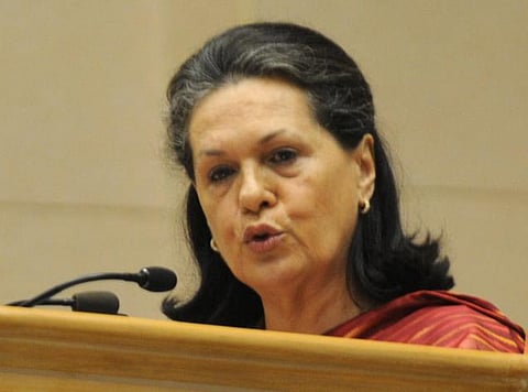 பாகிஸ்தானுக்கு விடுக்கப்பட்ட கடுமையான எச்சரிக்கை: சோனியா காந்தி கருத்து